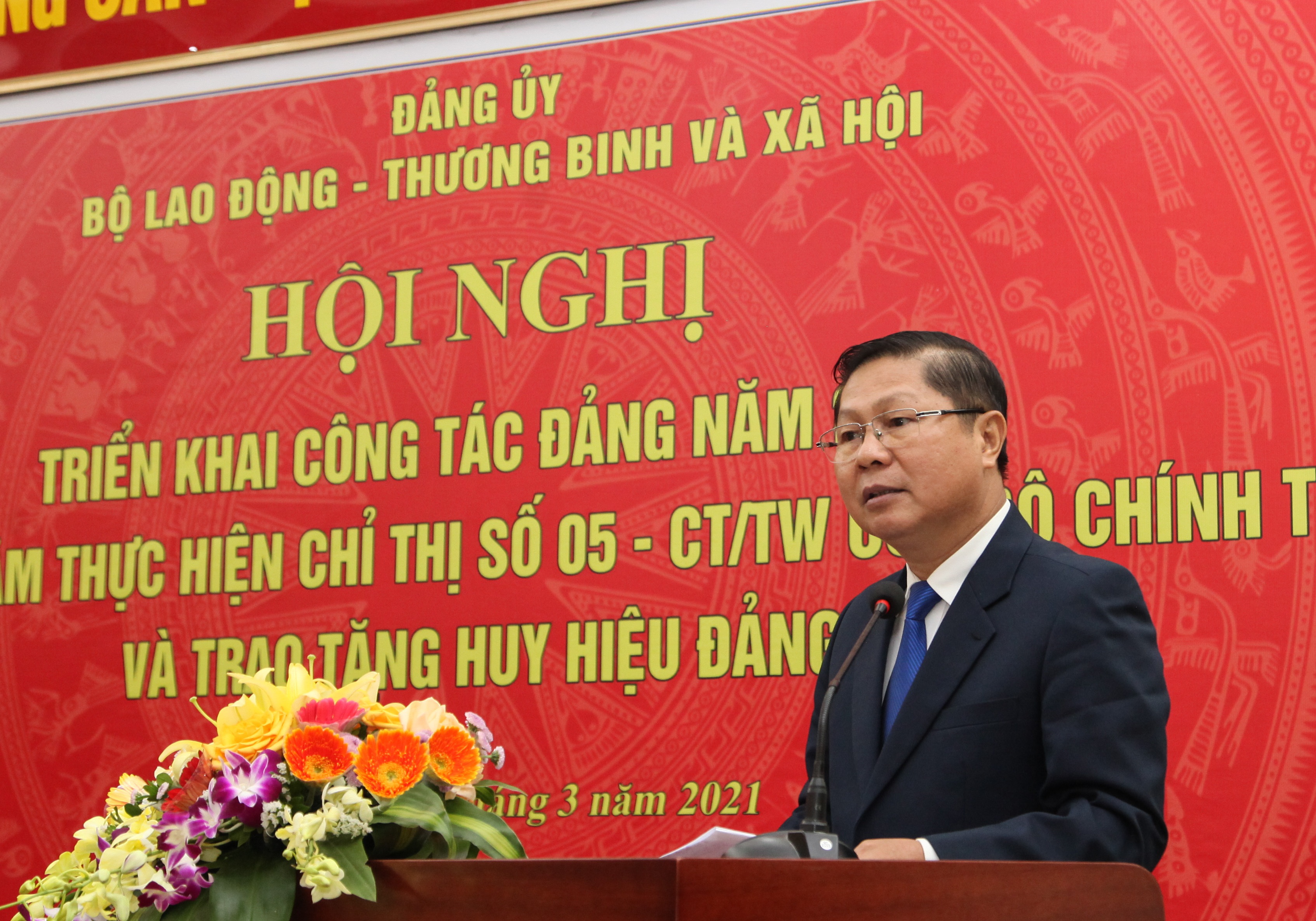 thu-truong-le-tan-dung-1616061397242.jpg